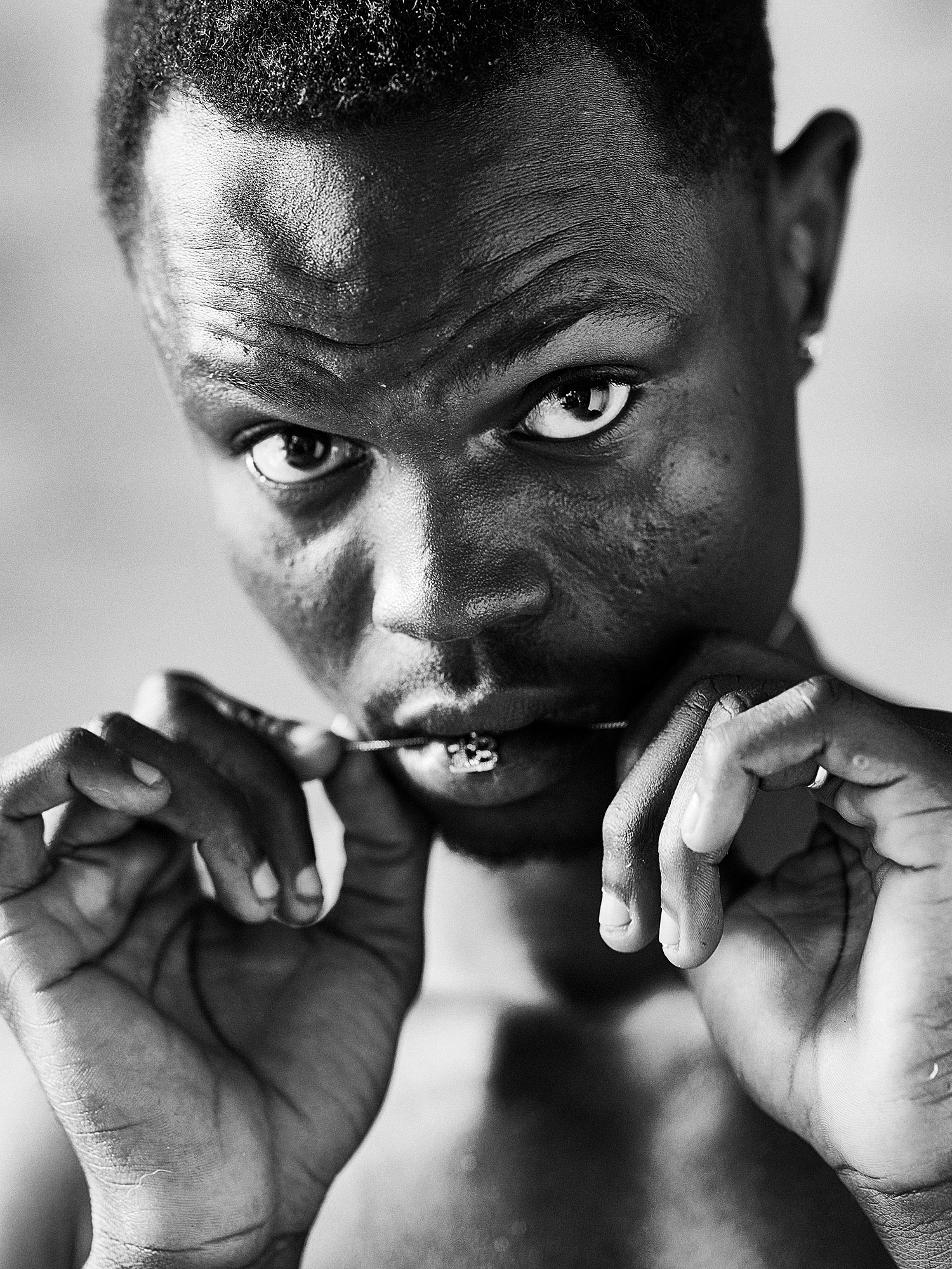DialloeBamba_Ritrattiinstudio_BW_022.raf_Aphotofolioverticale